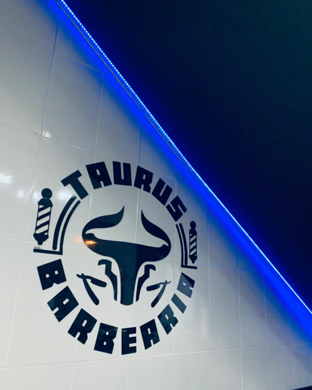 Post Instagram Barbearia Dia de Corte Preto e Laranja (7)